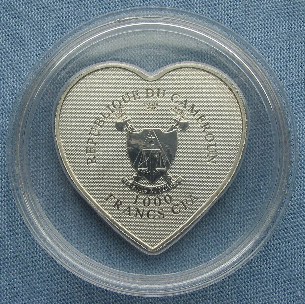 20g Silver Coin 2013 Cameroon 1000 Francs L'Amour Heart of Love Hologram Angel-classypw.com-10