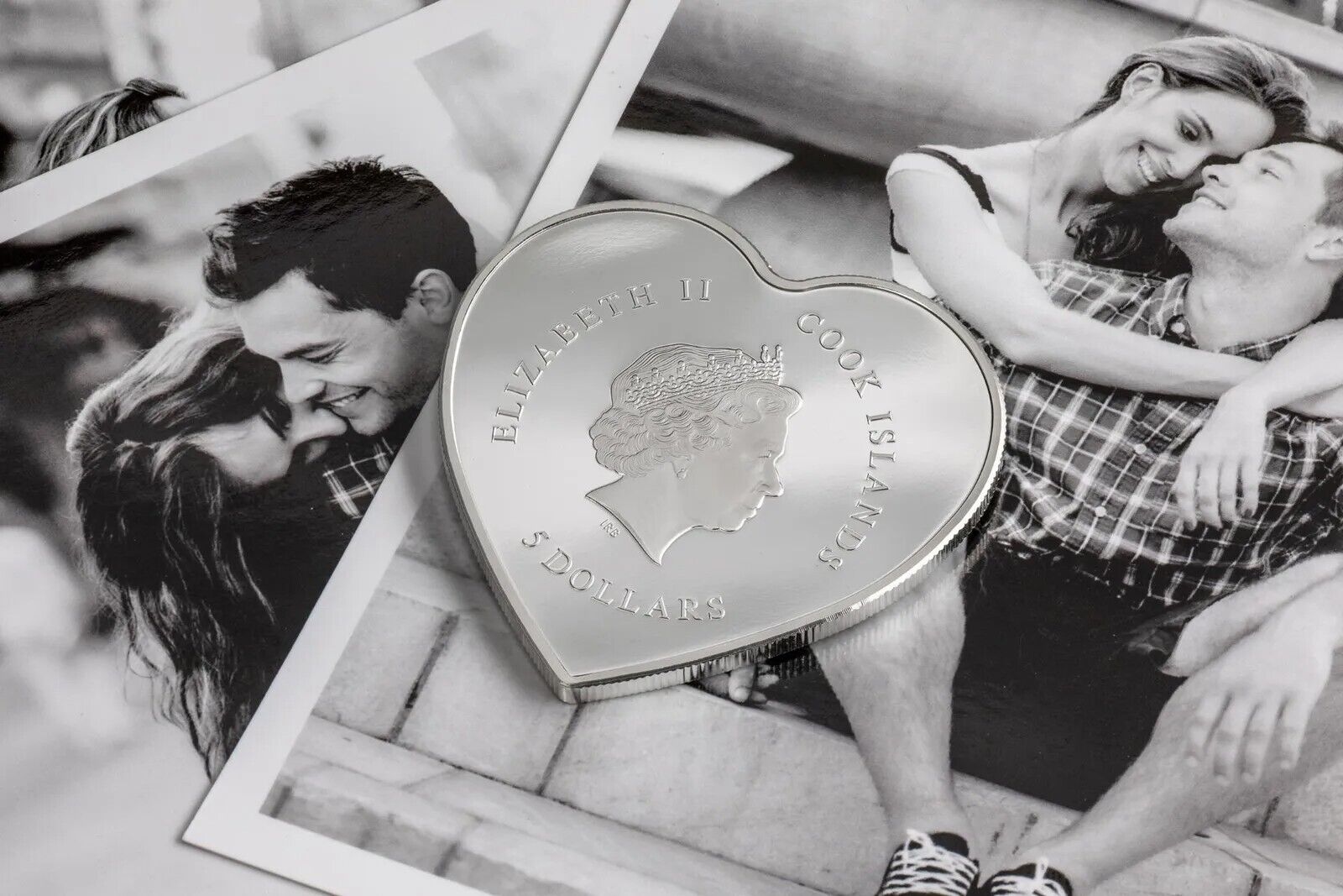 20g Silver Coin 2021 Cook Islands $5 Happy Valentine's Day Love Swarovski Hearts-classypw.com-5